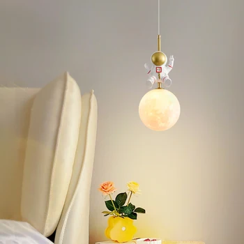 Нов диван фон висулка лампа Nordic астронавт доведе детска стая легла малки полилеи хол дома декор ligting
