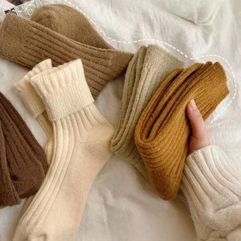 2023 Нова зима кашмир вълна жените чорапи случайни японски мода плътен цвят дебел дълъг чорап момичета термично топло екипажа чорап