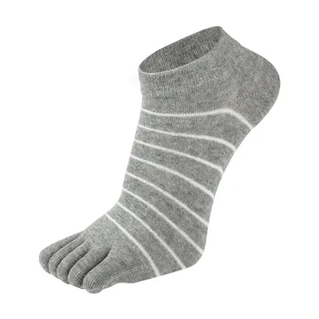 Един чифт цветни раирани пачуърк чорапи жени мъже памук пет пръста пръсти дишаща мека къс чорап момичета улично облекло дропшипинг