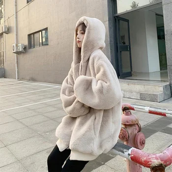 Корейска версия на свободно плюшено палто Женска зимна имитация Rex Rabbit Fur Long 2023 Ново дебело палто с качулка жени зимно топло палто