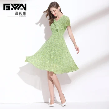 Лятна дамска 2023 нова V-образно деколте пеплум с къс ръкав флорална зелена рокля висок клас шифон пола