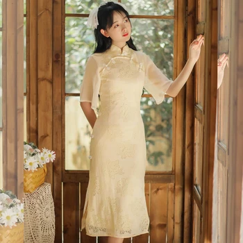 Чист цвят елегантен реколта Cheongsam жени лято 2021 китайски стил ретро Qipao Vestido цветя куха шик нежна дантела рокля